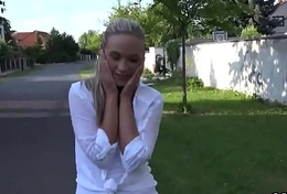 Dude assists with hymen checkup with an increment be required of bonking be required of virgin chick